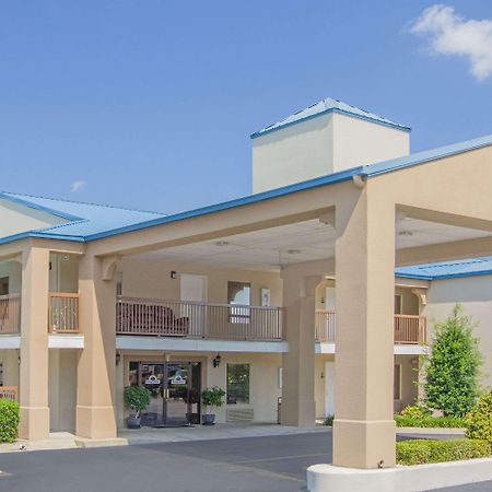 Days Inn & Suites By Wyndham Pine Bluff Luaran gambar
