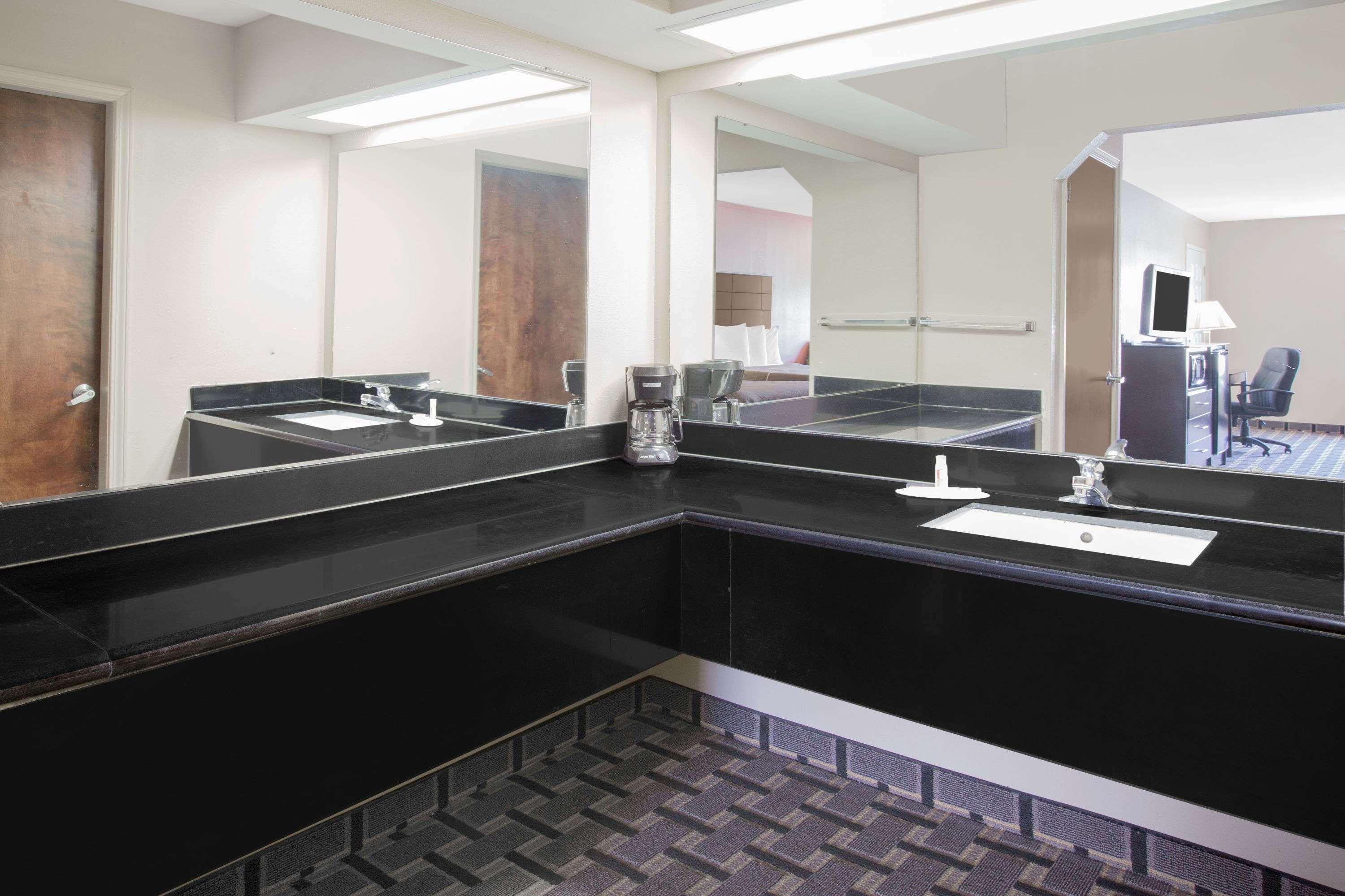 Days Inn & Suites By Wyndham Pine Bluff Luaran gambar