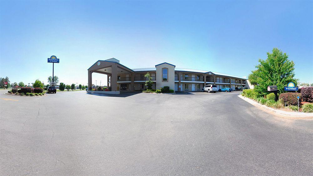 Days Inn & Suites By Wyndham Pine Bluff Luaran gambar